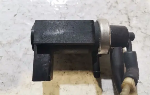 Audi A6 S6 C5 4B Turbo solenoid valve 059906627B