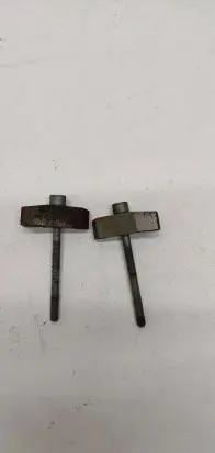 Jeep Grand Cherokee (WK) Fuel Injector clamp holder
