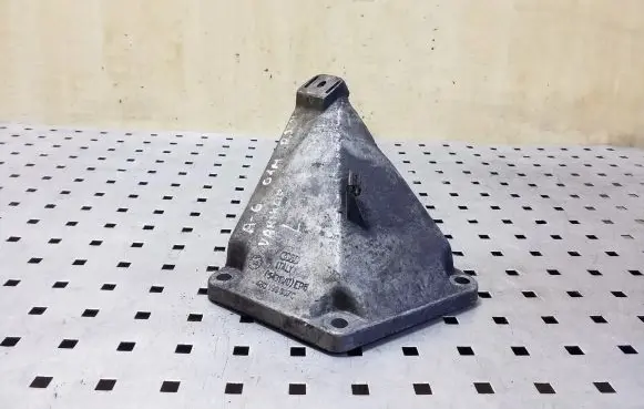 Audi A6 S6 C5 4B Engine mounting bracket 4B0199307C