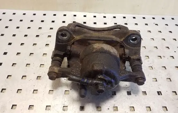 Toyota Auris E180 Front brake caliper