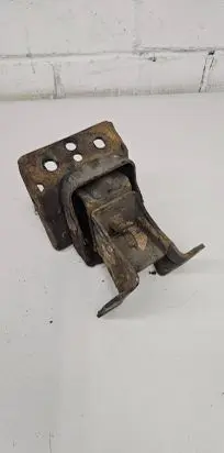 KIA Retona Engine mount bracket
