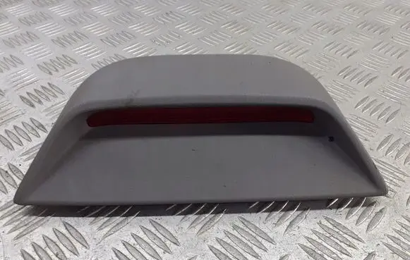 Toyota Camry Third/center stoplight P1592