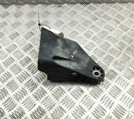 Mercedes-Benz C W205 Engine mounting bracket A6542230100