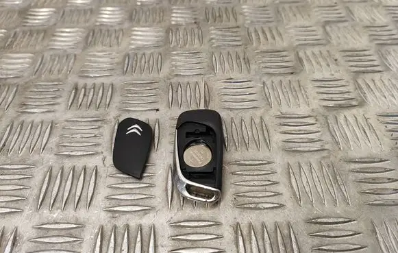 Citroen C4 II Ignition key/card 9665975480 5EA01035400