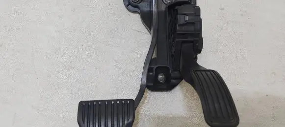 Ford Mondeo MK V Brake pedal FG9C9F896