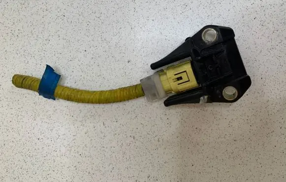 Subaru Legacy Airbag deployment crash/impact sensor 98231AG000 98231AG 98231AG00098231AG