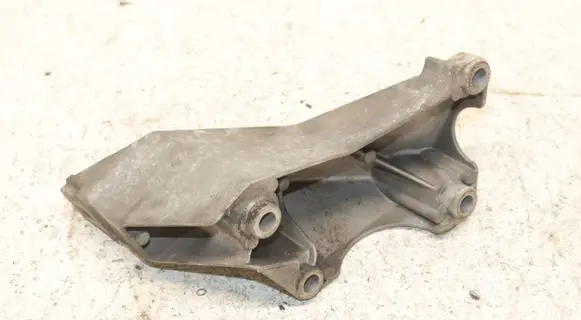 Audi A4 S4 B6 8E 8H Engine mounting bracket 8E0199307A