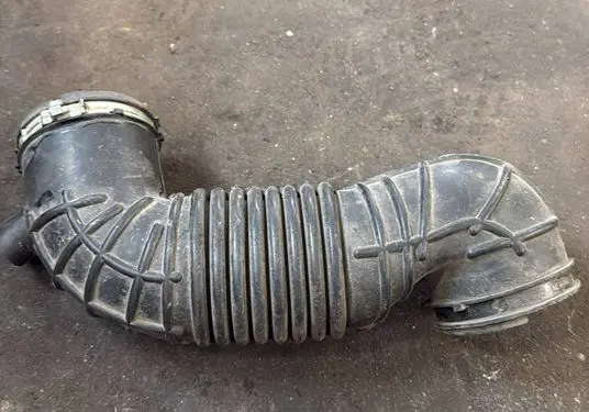 Ford Mondeo Mk III Air intake hose/pipe 1S719C623AU