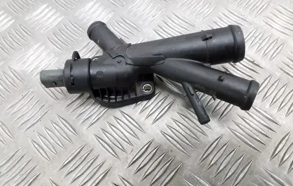 Volkswagen Golf VI Engine coolant pipe/hose 03L121131AA