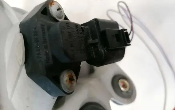 Audi TT Mk1 Air pressure sensor 0281002177 038906051