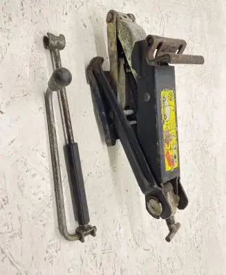 Volkswagen PASSAT B3 Lift Jack 357011031