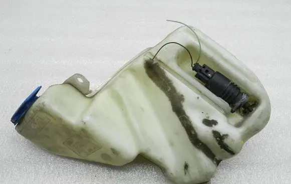 Audi A6 S6 C5 4B Windshield washer fluid reservoir/tank 4B0955453 4B0955453C