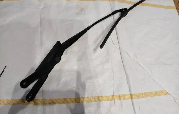 Porsche Cayenne (92A) Front wiper blade arm 7P0955409C