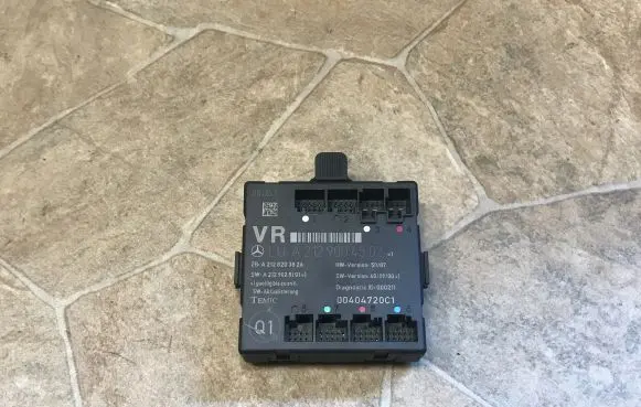 Mercedes-Benz C W204 Door control unit/module A2129004502