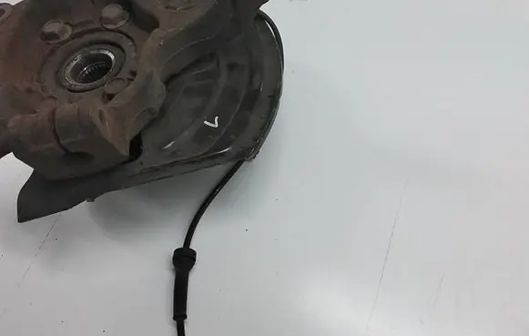 Nissan X-Trail T31 Front wheel hub 40015JG000