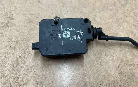 BMW 3 E46 Fuel tank cap lock motor 67118372240 8372240