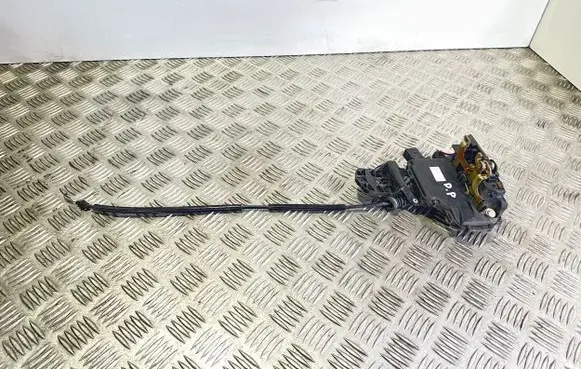 Volkswagen New Beetle Front door lock 3B0837868