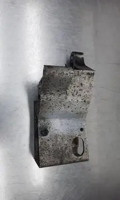 Volvo V70 Engine mounting bracket 8666262