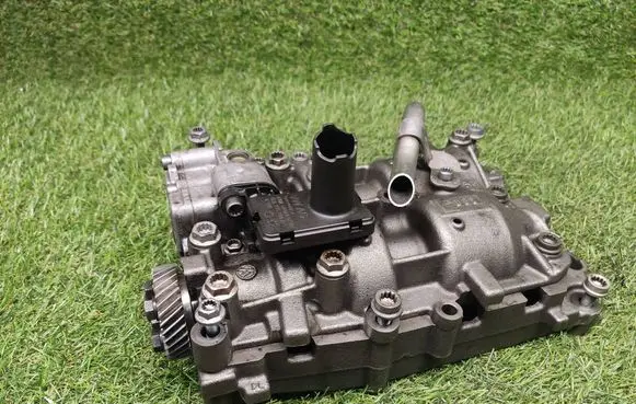 Audi A5 Sportback 8TA Oil pump 03L103537 03L115169A