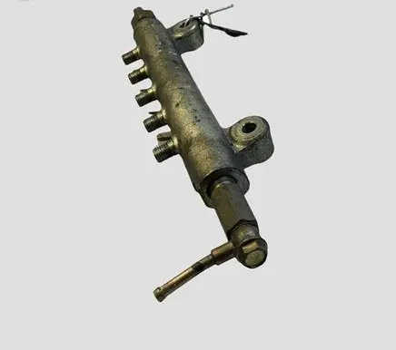 Nissan X-Trail T30 Fuel main line pipe