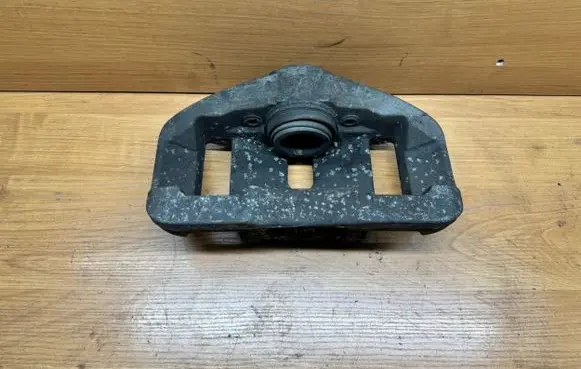BMW 5 F10 F11 Front brake caliper 34116792690 BMW6030348