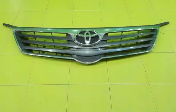 Toyota Avensis T270 Front bumper upper radiator grill 5311405100 ZP12