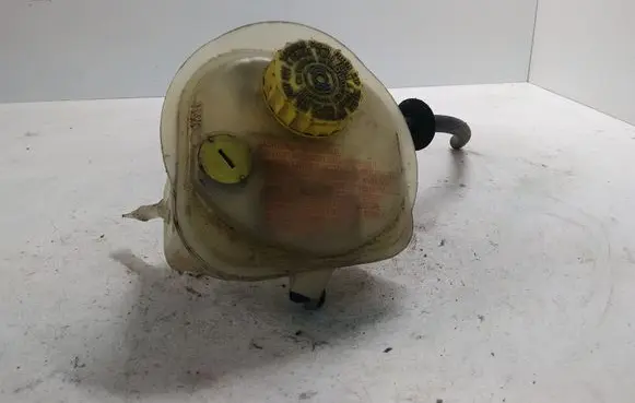 Brake fluid reservoir