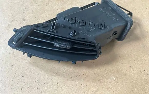 Opel Zafira C Dash center air vent grill 20885181