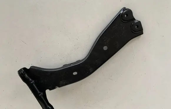 Audi Q3 F3 Fender mounting bracket 83A821132