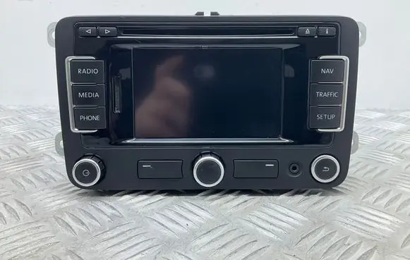 Volkswagen Scirocco Radio/CD/DVD/GPS head unit 3C0035279M