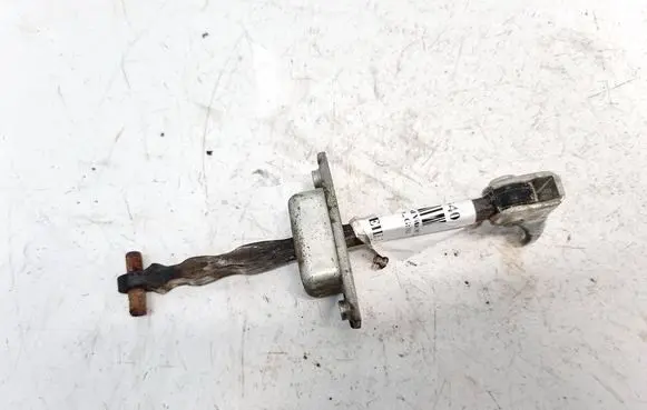 Suzuki Grand Vitara II Rear door check strap stopper