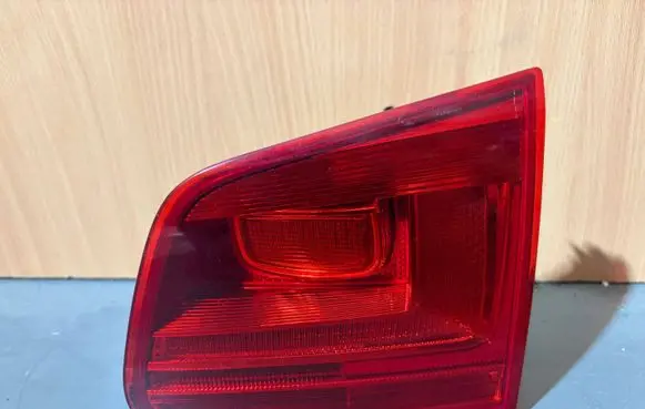 Volkswagen Tiguan Tailgate rear/tail lights 178957