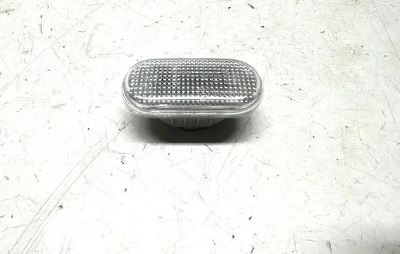 Nissan Qashqai Front fender indicator light 26160AX00A