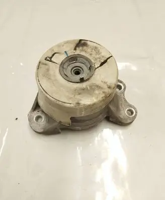 Mercedes-Benz C W205 Engine mount bracket A2052407900