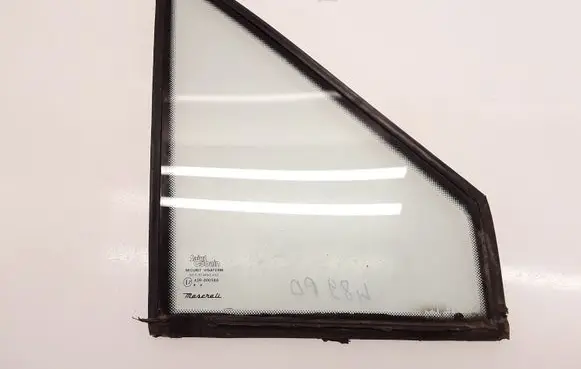 Maserati 228 Front vent window/glass (coupe) 43R000588 DOT37M50AS2