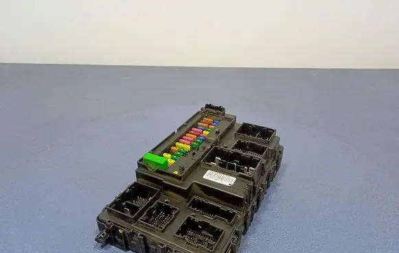 Ford Mondeo MK I Fuse box set FU5T15604
