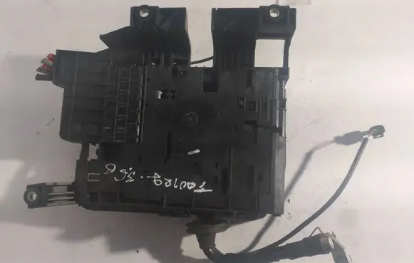 Volkswagen Touareg II Fuse module 7P0937548F