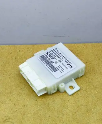 Mercedes-Benz C W204 Parking PDC control unit/module A2049009201 A2045450432 A2049020001