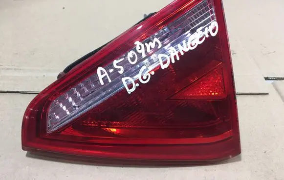 Audi A5 8T 8F Tailgate rear/tail lights 8T0945094