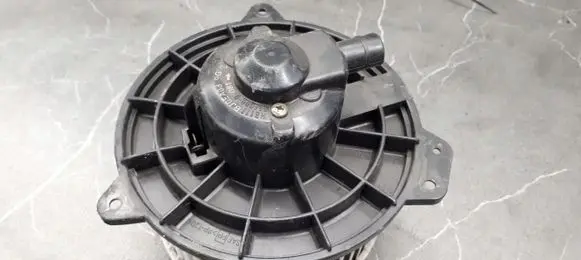 Mazda 323 Heater fan/blower bj0ea03