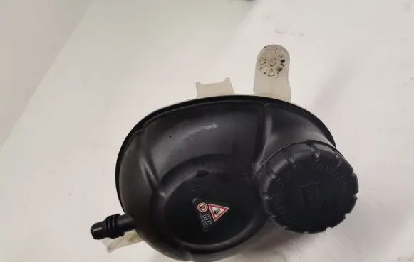 Mercedes-Benz E W213 Coolant expansion tank/reservoir A2055000049