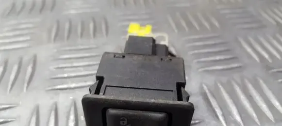Nissan Primera Tailgate opening switch 