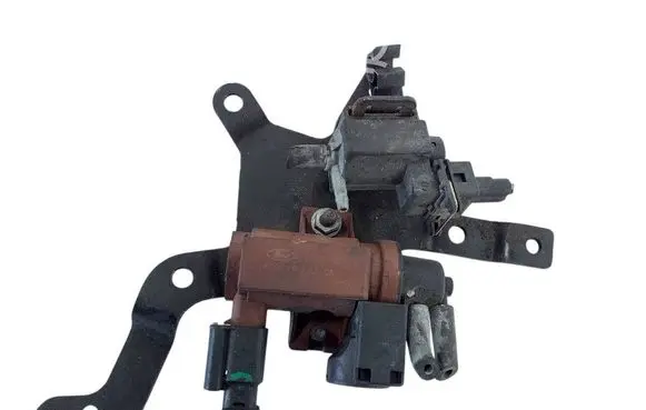 Ford Focus C-MAX Turbo solenoid valve 6G9Q9E882CA