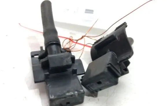 Toyota Avensis T270 Windshield washer spray nozzle 