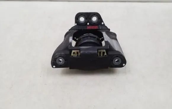 Volvo XC90 Engine mount bracket 32137494