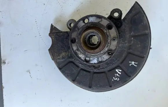 Volkswagen Caddy Front wheel hub