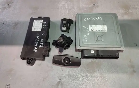 BMW 5 E60 E61 Engine ECU kit and lock set 7567178 12147567178