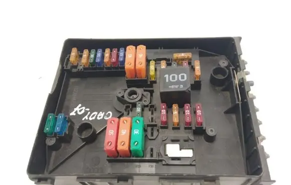 Volkswagen Caddy Fuse module 1K0937125A 0720172053E 1D230407