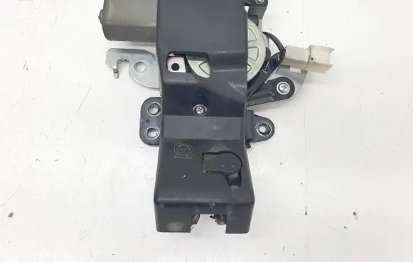 Mazda 6 Tailgate exterior lock 