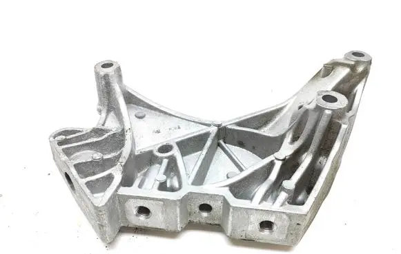 Audi TT TTS RS Mk3 8S Engine mounting bracket 06J199207P